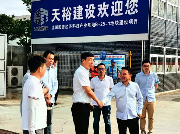溫州灣新區(qū)管委會副主任應(yīng)維勝一行蒞臨埃銳云產(chǎn)業(yè)基地調(diào)研指導